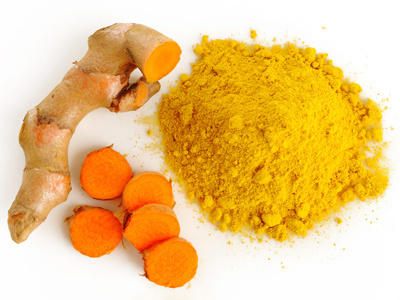 Порезанный корень куркумина